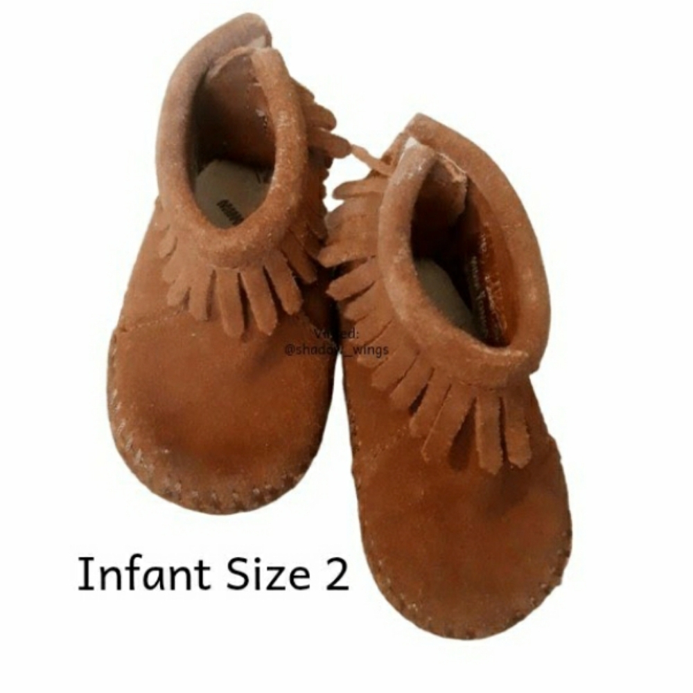 Minnetonka Fringe Moccasins / Baby Size 2 Tan Leather Soft Sole Moccasins